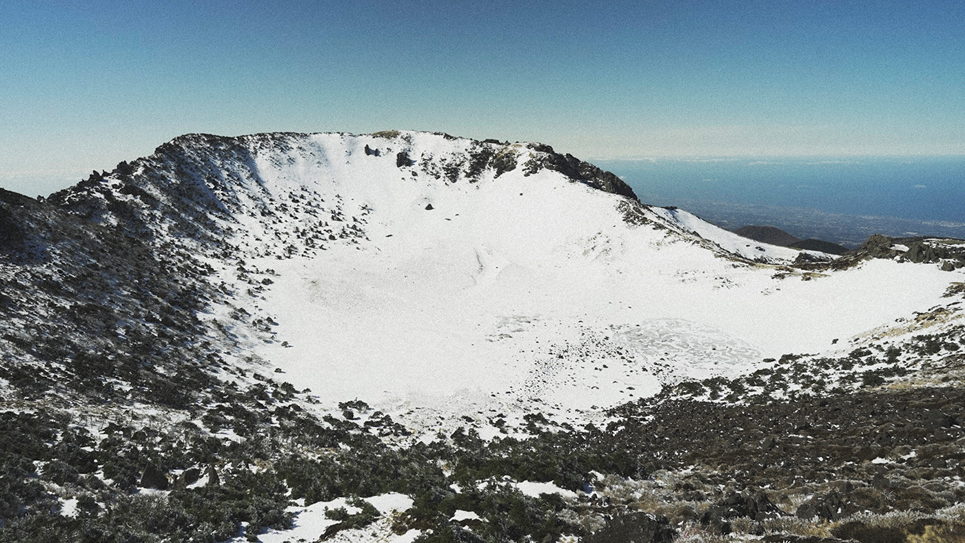 Scene 2.1 A towering view, 1,950m above sea level